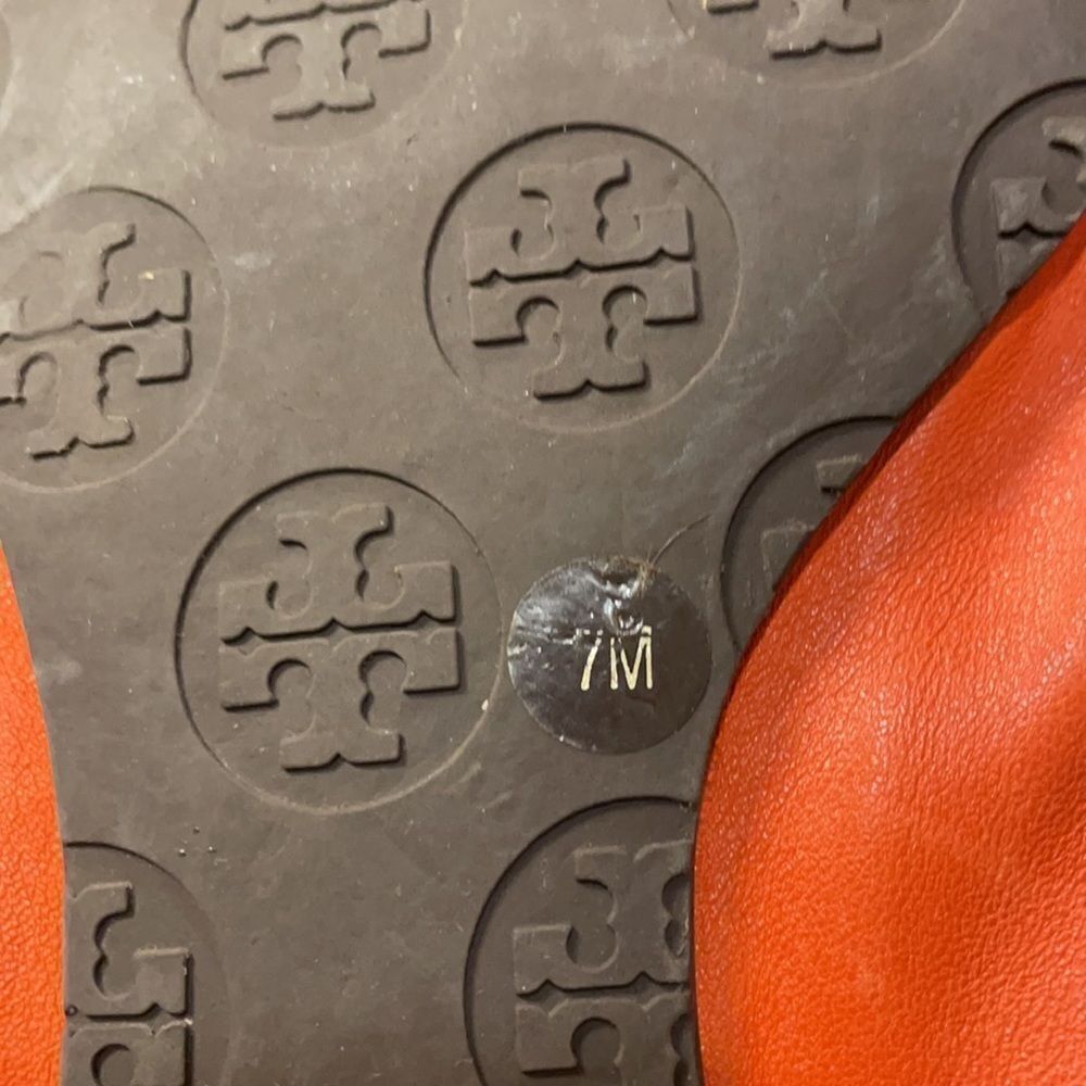 TORY Burch woman’s orange Right flat only - Picture 8 of 8